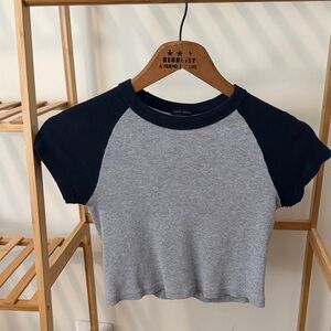Brandy Melville Grey and Black Ribbed Short Sleeve Crop Top